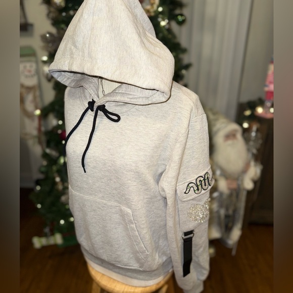 expressed society Sweaters - ☃️BOGO50%☃️🆕🐍EXPRESSED SOCIETY: GREY Pullover Hoodie w/Crystal Snake & Heart MED